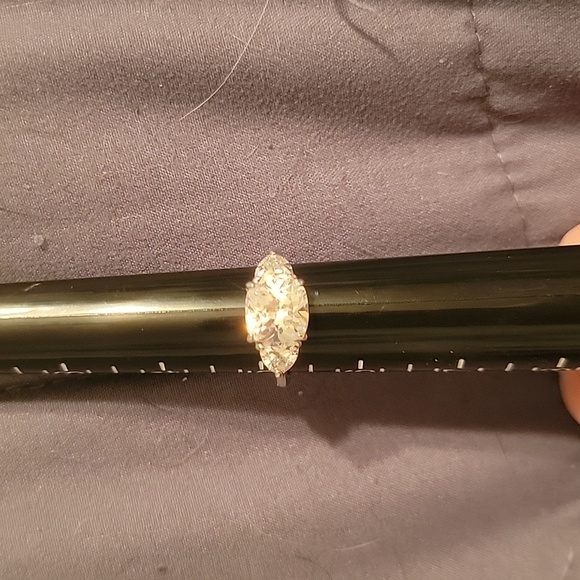 Ring - Picture 3 of 8